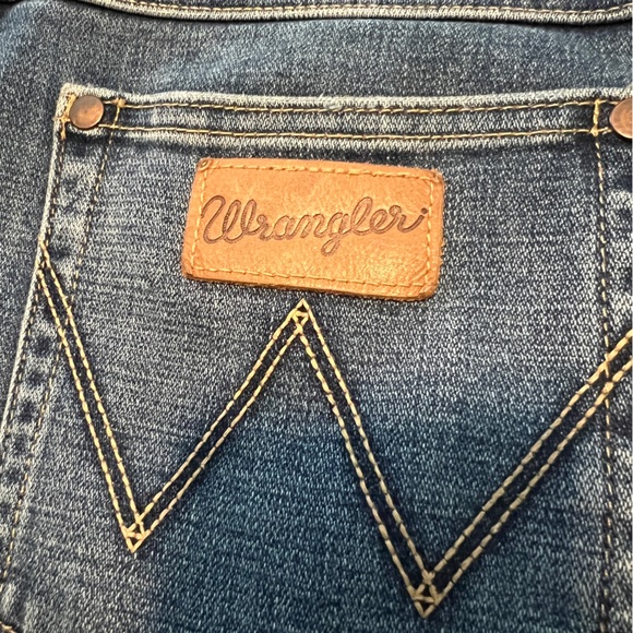 Women’s vintage authentic Wrangler jeans - Picture 3 of 5